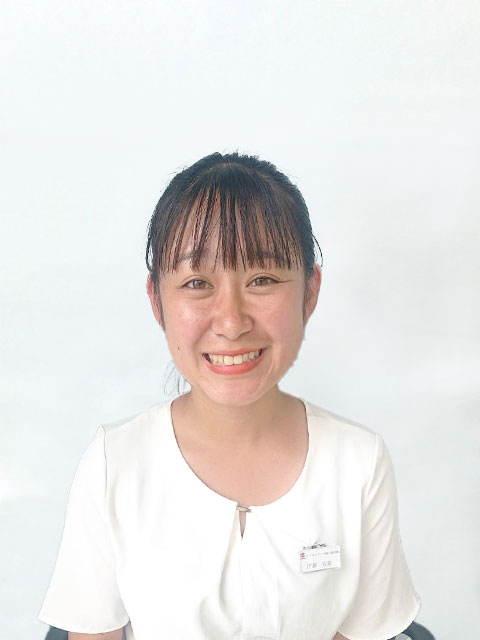 スズキフロンテ福山販売(株) <span>営業</span>　 伊藤　若菜